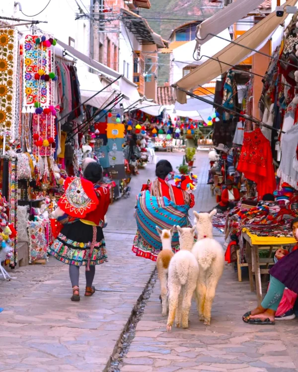 Pisaq Market