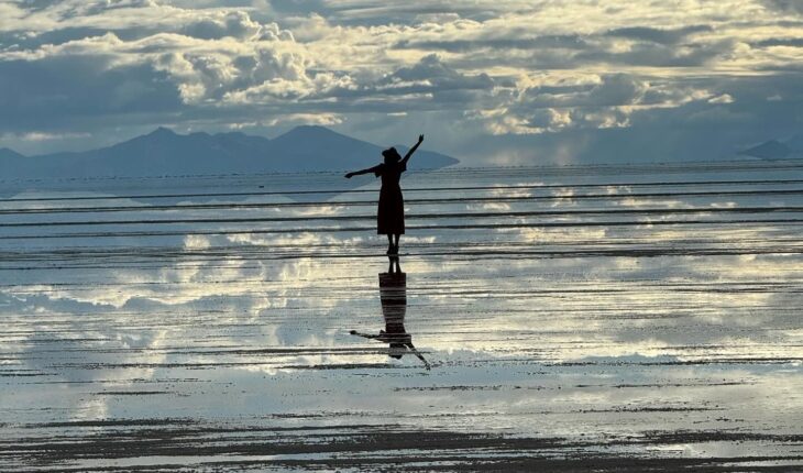 Uyuni: The Mirror of the Sky – Bolivia’s Dazzling Salt Flats Uyuni: The Mirror of the Sky – Bolivia’s Dazzling Salt Flats